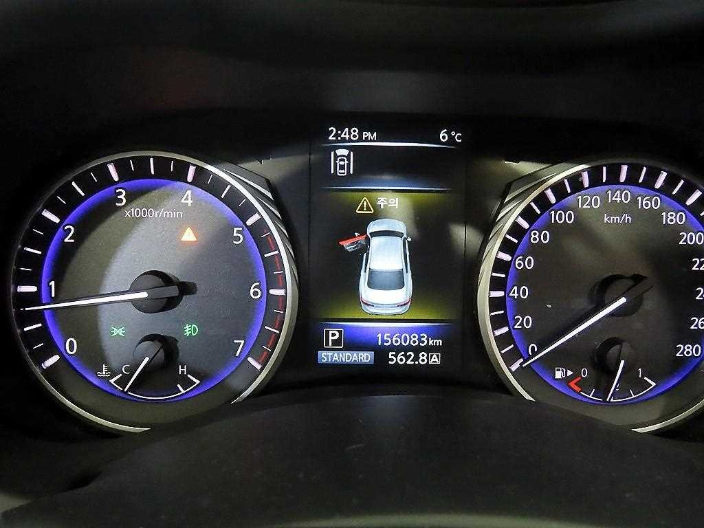 인피니티 Q Q50 2.2D 익스클루시브 이미지 9
