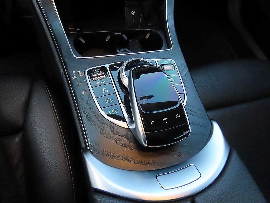 벤츠 C 클래스 C클래스 W205 C200 이미지 12