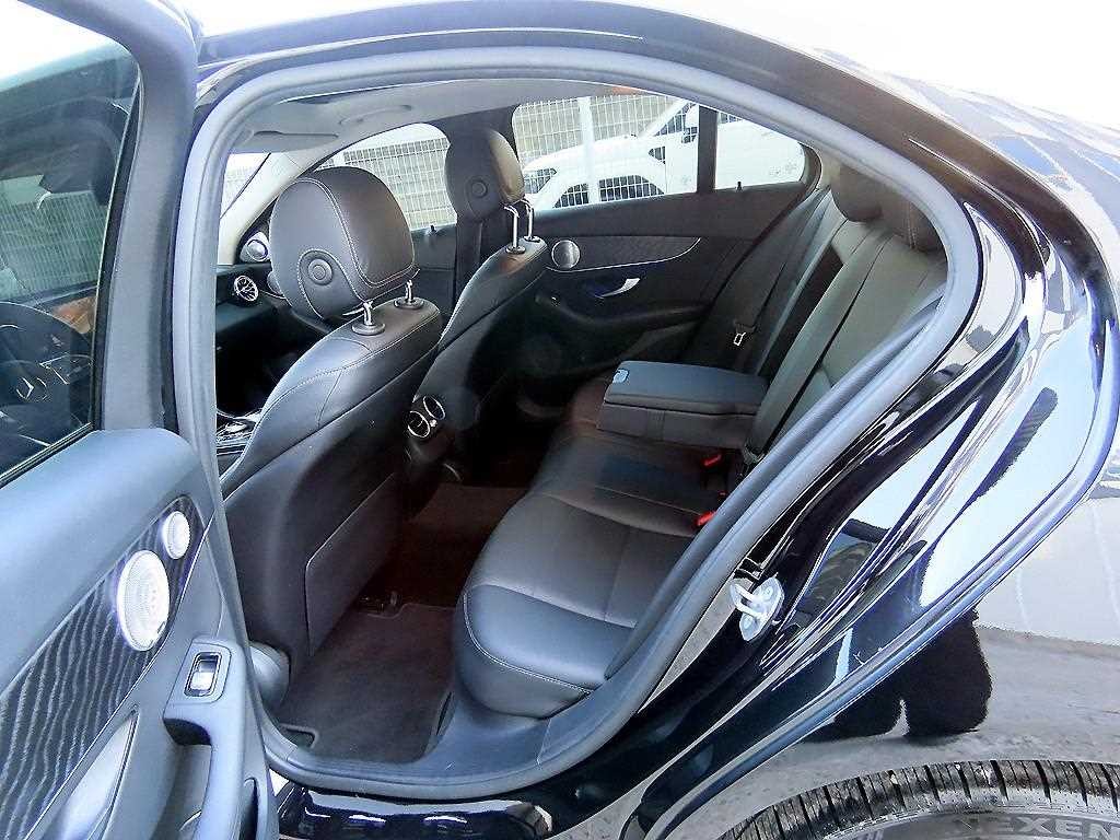 벤츠 C 클래스 C클래스 W205 C200 이미지 6