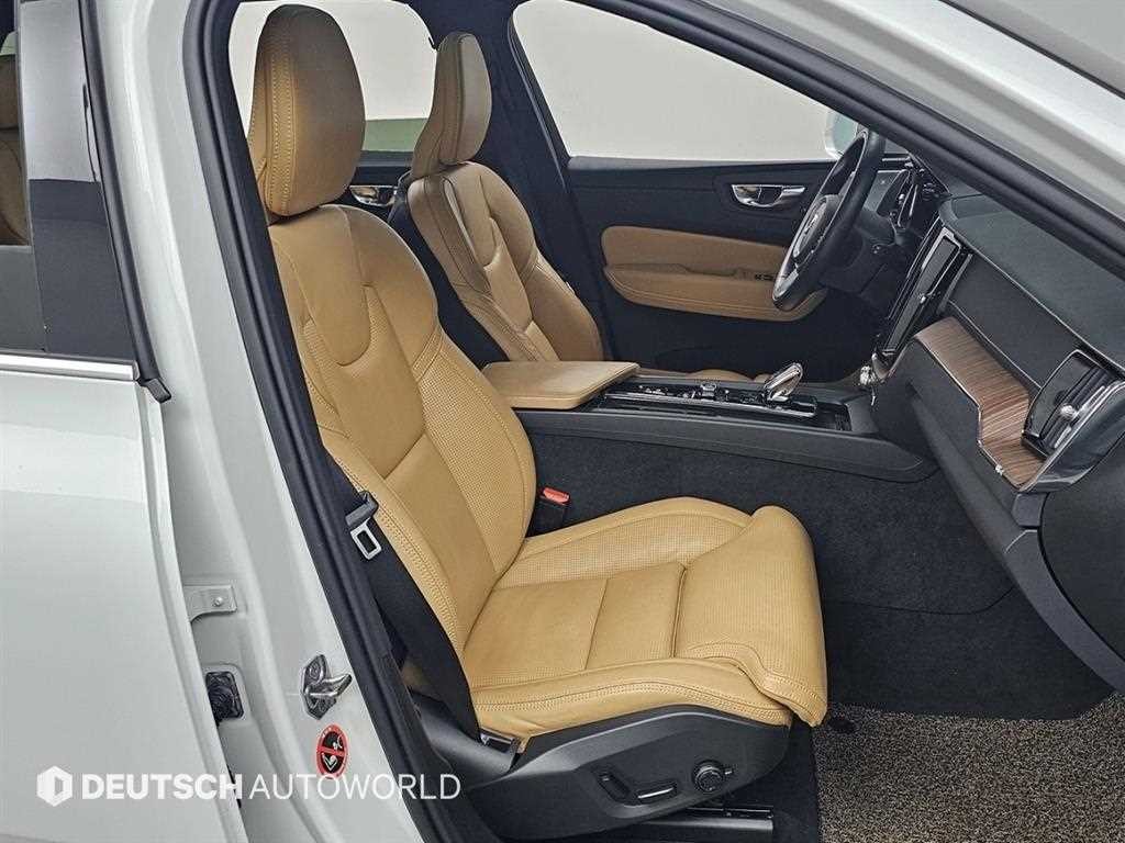 볼보 XC60 XC60(2세대) B5 AWD 인스크립션 이미지 10