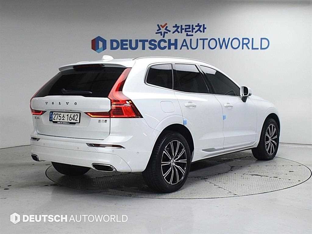 볼보 XC60 XC60(2세대) B5 AWD 인스크립션 이미지 2