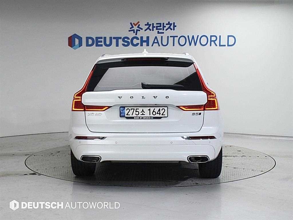 볼보 XC60 XC60(2세대) B5 AWD 인스크립션 이미지 4