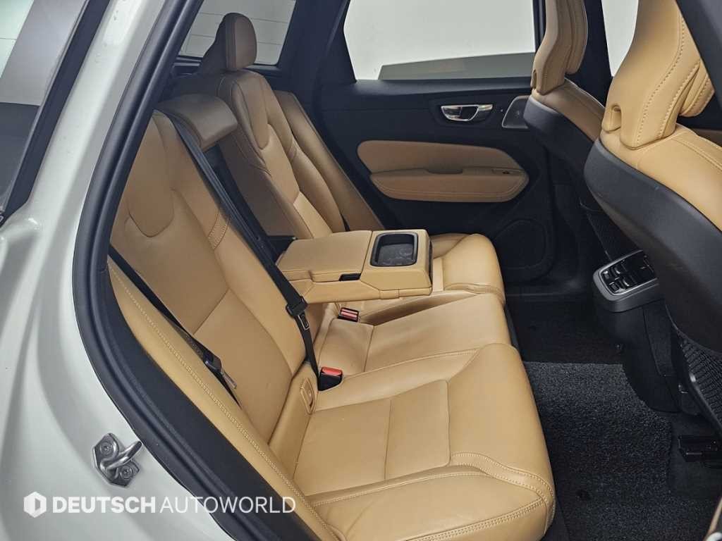 볼보 XC60 XC60(2세대) B5 AWD 인스크립션 이미지 12