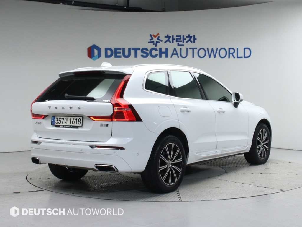 볼보 XC60 XC60(2세대) B5 AWD 인스크립션 이미지 2