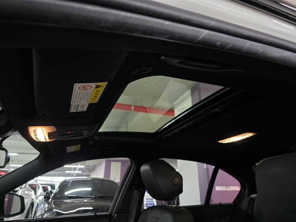 BMW 3시리즈 3시리즈 (F30) 320i M 스포츠 쉐도우 이미지 13