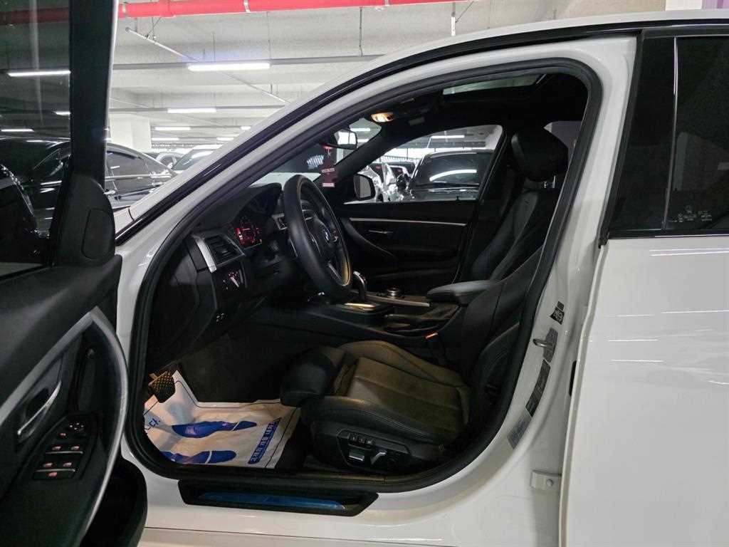 BMW 3시리즈 3시리즈 (F30) 320i M 스포츠 쉐도우 이미지 14
