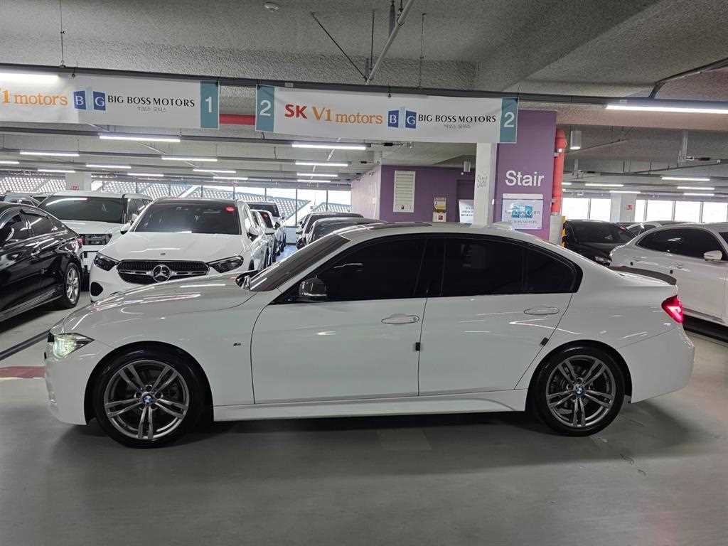 BMW 3시리즈 3시리즈 (F30) 320i M 스포츠 쉐도우 이미지 3