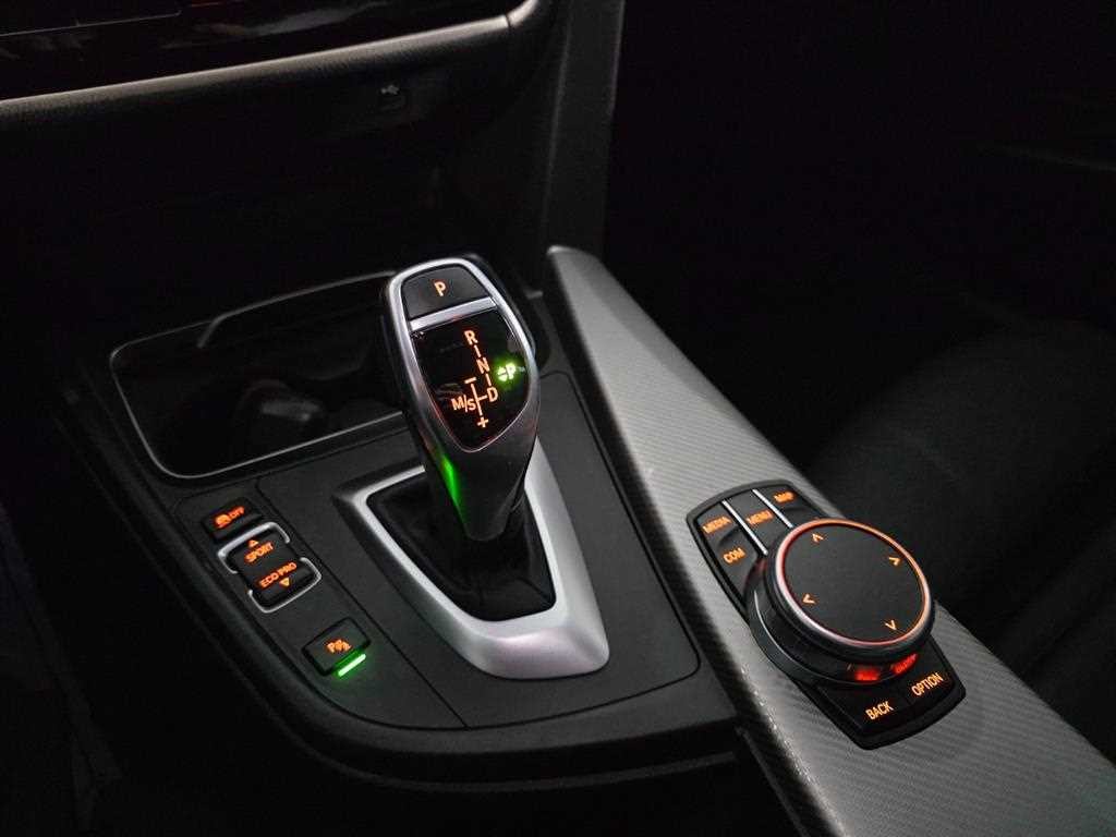 BMW 3시리즈 3시리즈 (F30) 320i M 스포츠 쉐도우 이미지 9