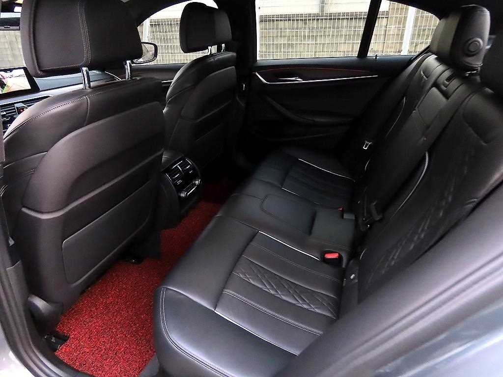 BMW 5시리즈 5시리즈 (G30) 530i M 스포츠 플러스 이미지 6