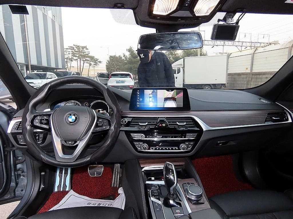 BMW 5시리즈 5시리즈 (G30) 530i M 스포츠 플러스 이미지 7