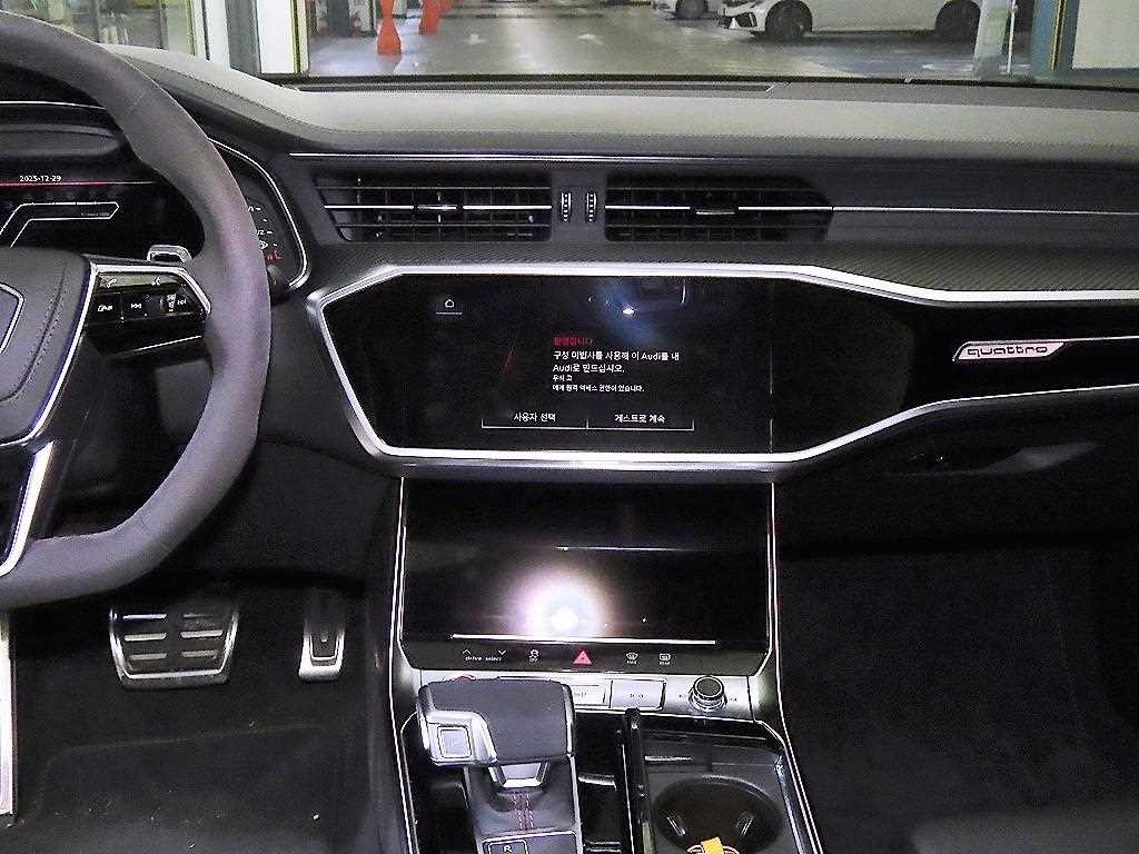 아우디 RS7 RS7 (4K) 4.0 TFSI  콰트로 퍼포먼스 이미지 11