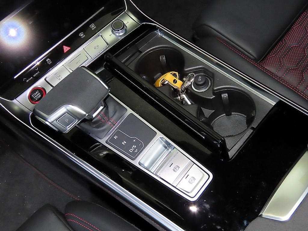 아우디 RS7 RS7 (4K) 4.0 TFSI  콰트로 퍼포먼스 이미지 12