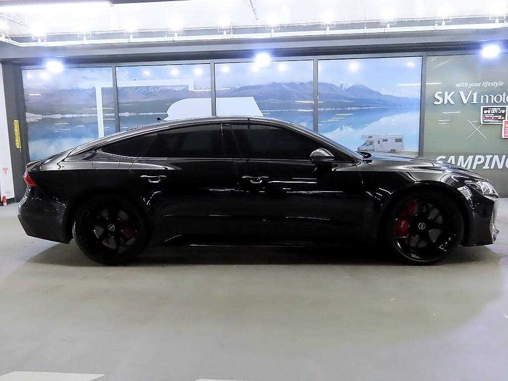 아우디 RS7 RS7 (4K) 4.0 TFSI  콰트로 퍼포먼스 이미지 3