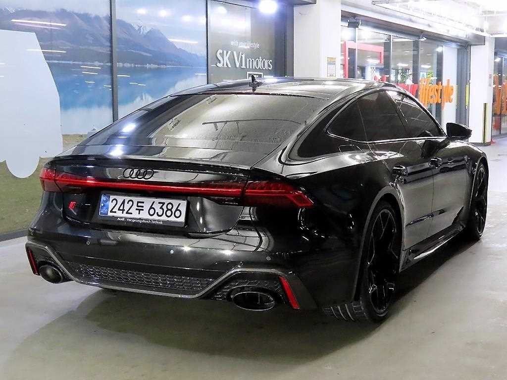 아우디 RS7 RS7 (4K) 4.0 TFSI  콰트로 퍼포먼스 이미지 4