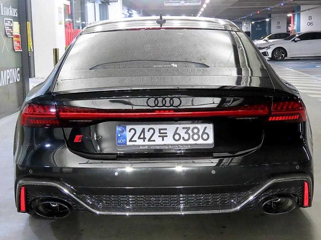 아우디 RS7 RS7 (4K) 4.0 TFSI  콰트로 퍼포먼스 이미지 5