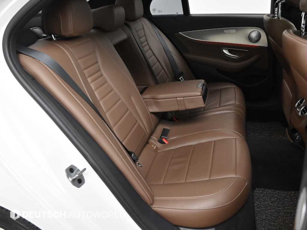 벤츠 E 클래스 E-클래스 W213 E300 아방가르드 이미지 12