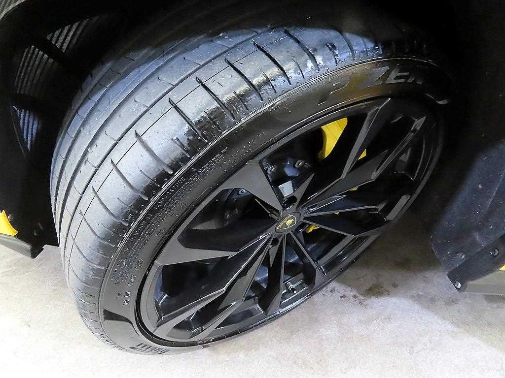 람보르기니 우루스 4.0 V8 이미지 20