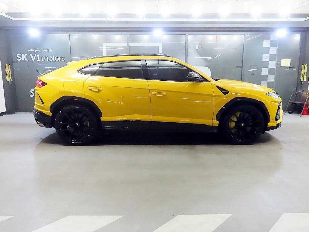 람보르기니 우루스 4.0 V8 이미지 3