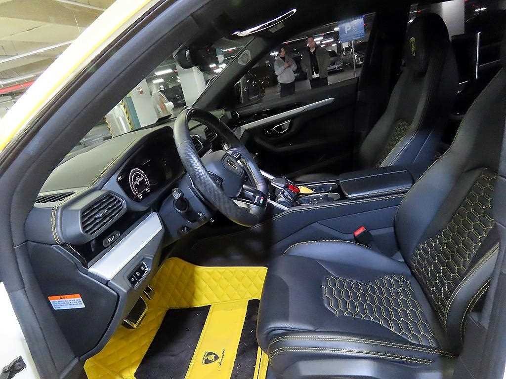 람보르기니 우루스 4.0 V8 이미지 6