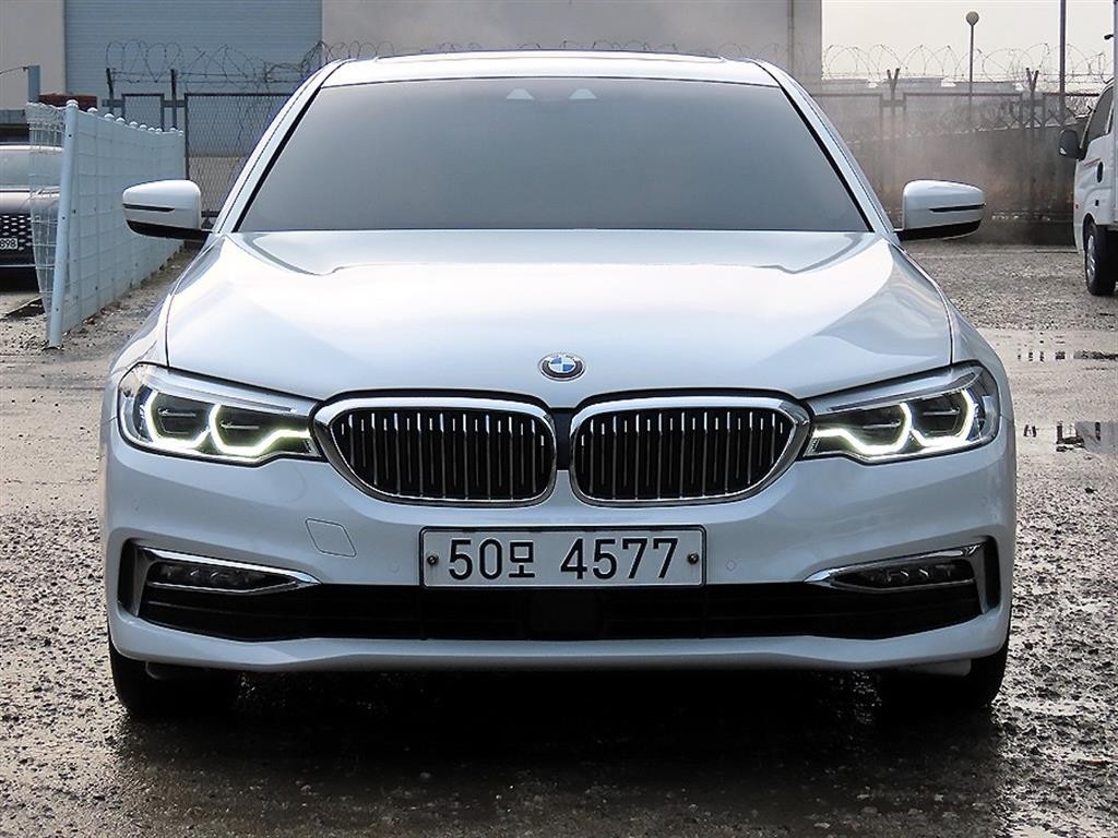 BMW 5시리즈 5시리즈 (G30) 530i xDrive 럭셔리 플러스 이미지 1