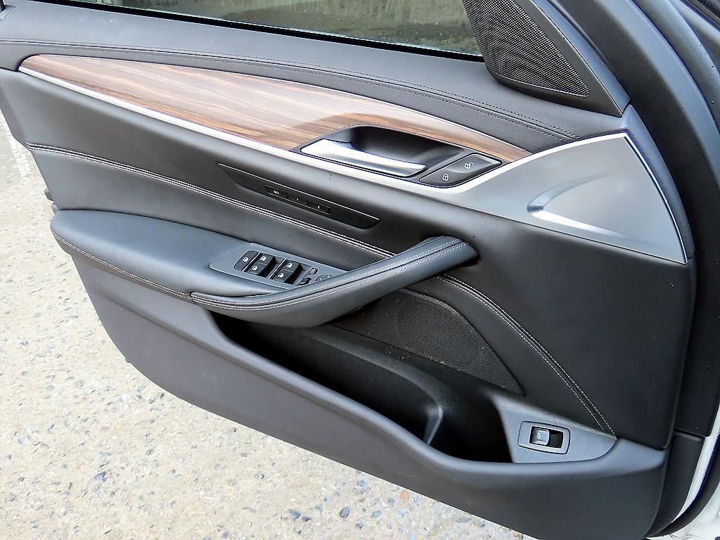 BMW 5시리즈 5시리즈 (G30) 530i xDrive 럭셔리 플러스 이미지 12
