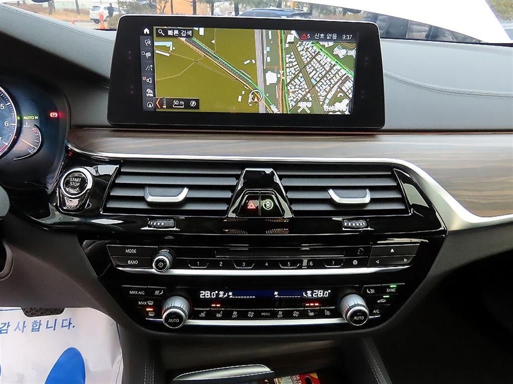 BMW 5시리즈 5시리즈 (G30) 530i xDrive 럭셔리 플러스 이미지 13