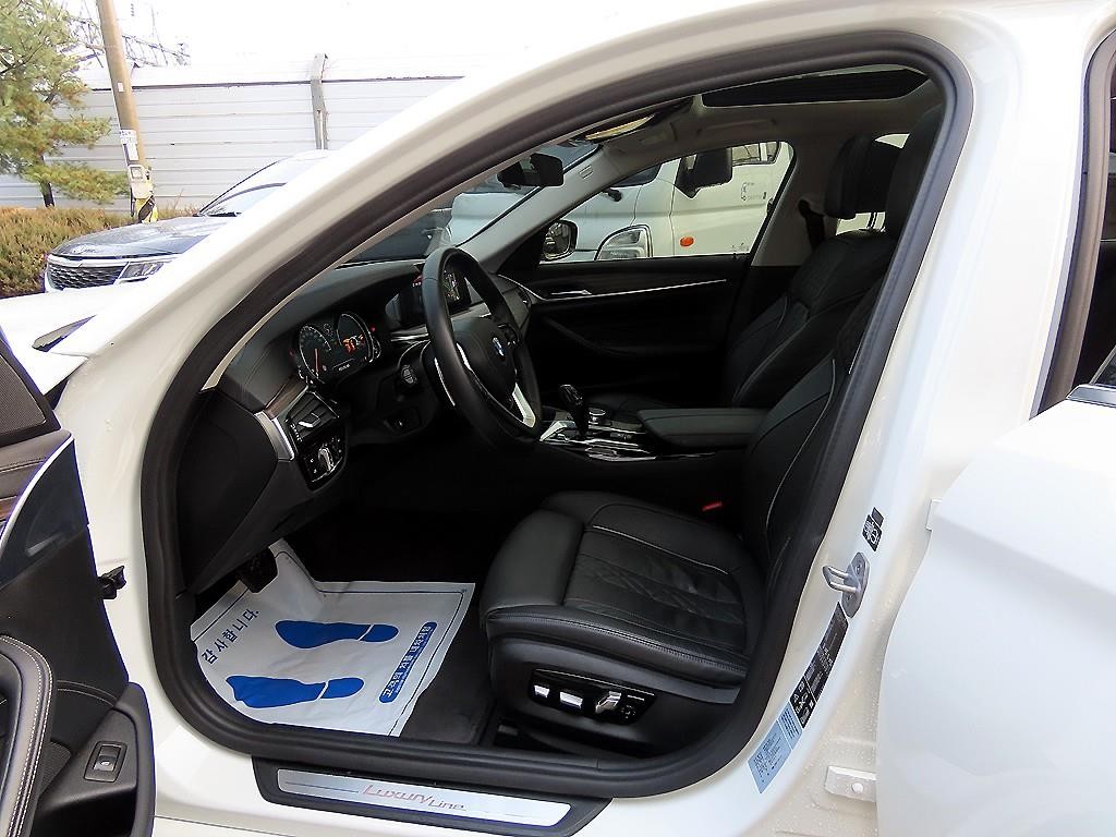 BMW 5시리즈 5시리즈 (G30) 530i xDrive 럭셔리 플러스 이미지 5