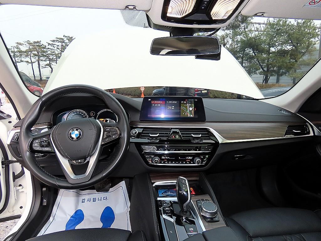 BMW 5시리즈 5시리즈 (G30) 530i xDrive 럭셔리 플러스 이미지 7