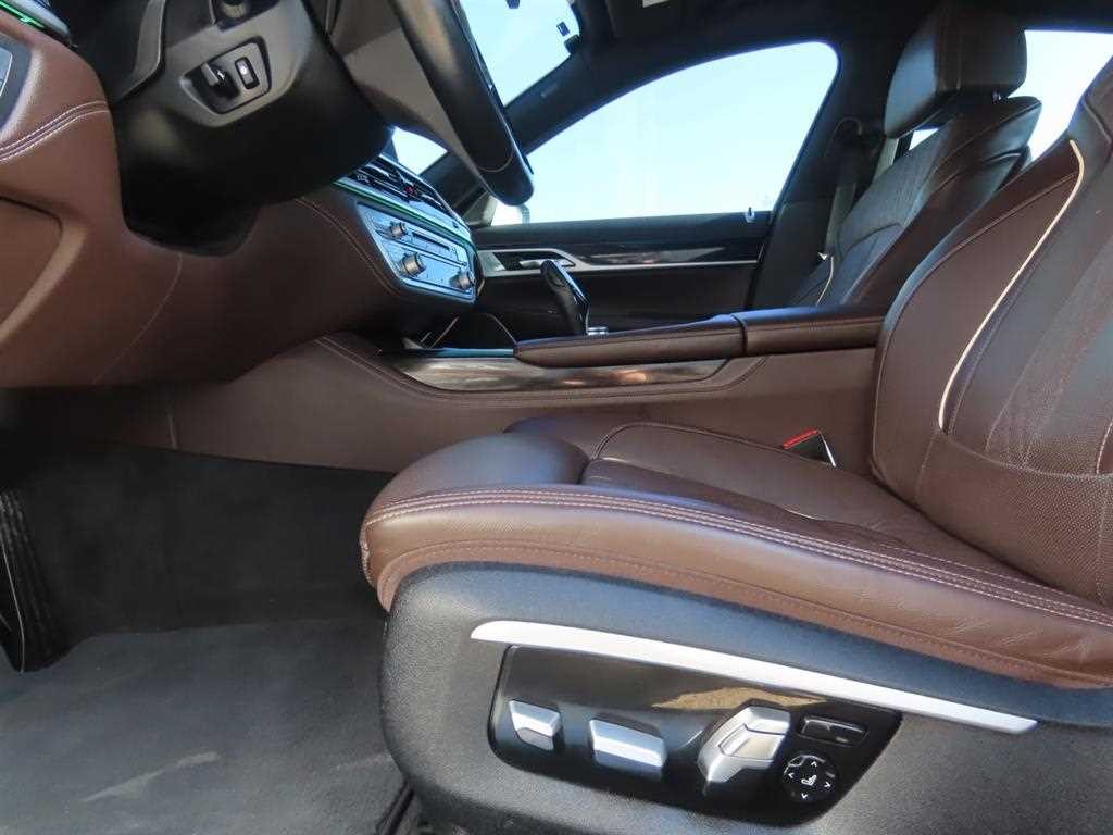BMW 7시리즈 7시리즈 (G11) 740e i퍼포먼스 M 스포츠 이미지 12