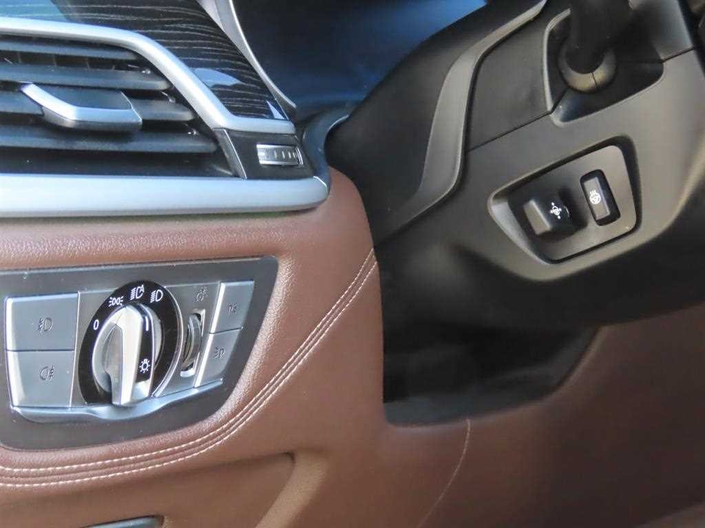 BMW 7시리즈 7시리즈 (G11) 740e i퍼포먼스 M 스포츠 이미지 13
