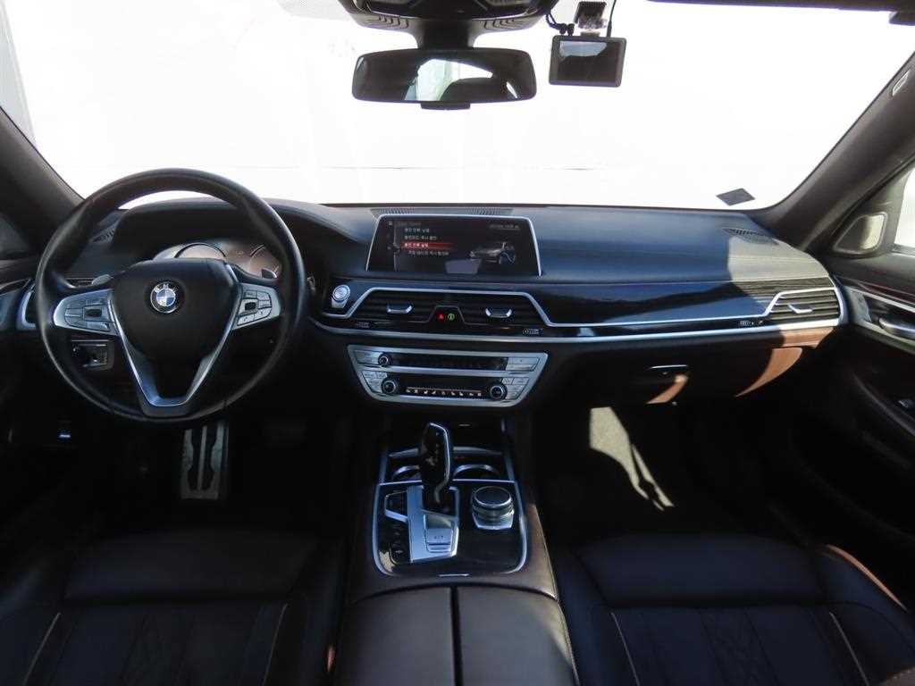 BMW 7시리즈 7시리즈 (G11) 740e i퍼포먼스 M 스포츠 이미지 6