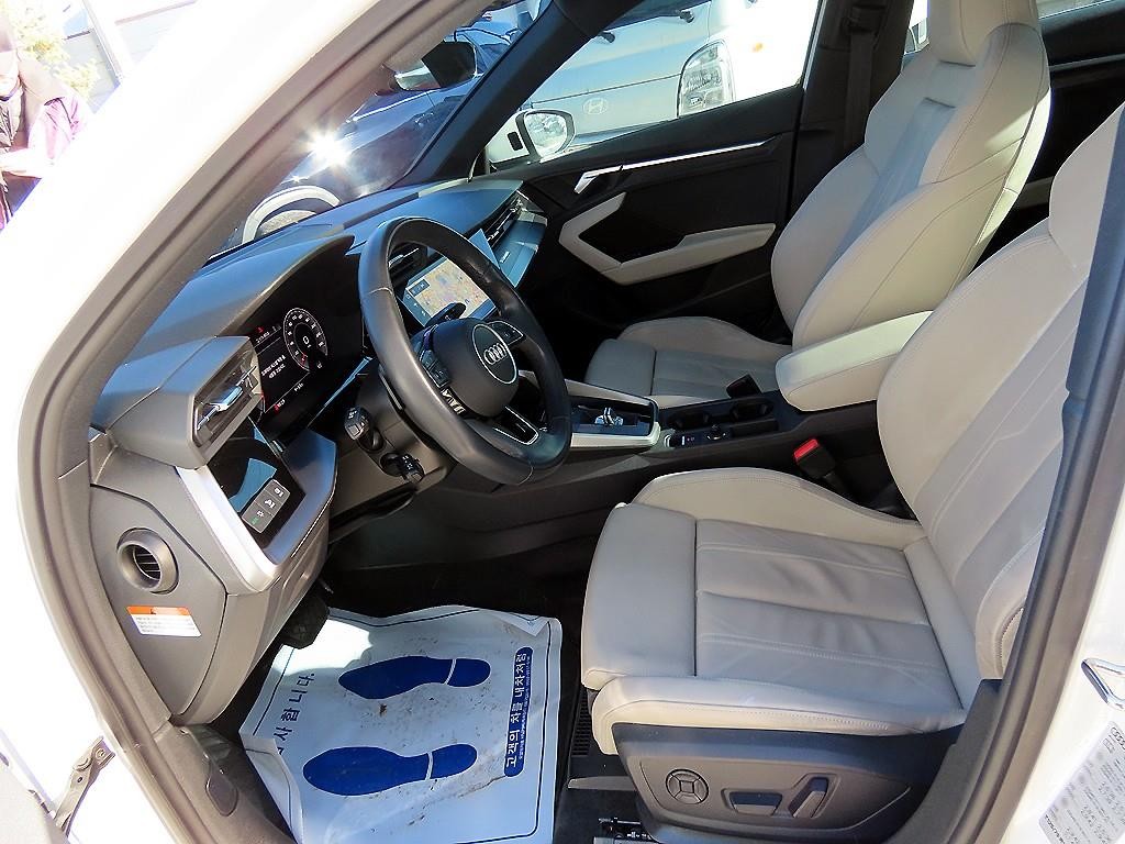 아우디 A3 A3(8Y) 40 TFSI 프리미엄 이미지 5