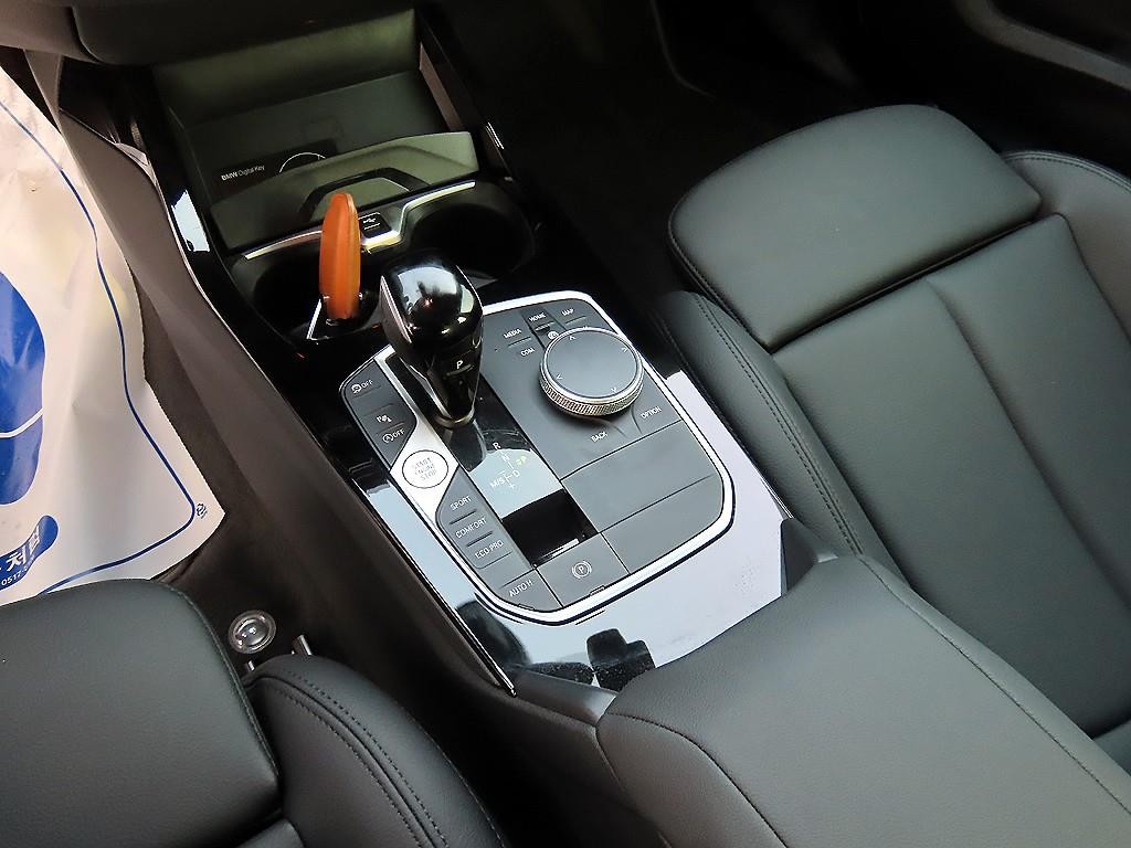 BMW 2시리즈 2시리즈 그란쿠페 (F44) 220i 그란쿠페 스포츠 이미지 11
