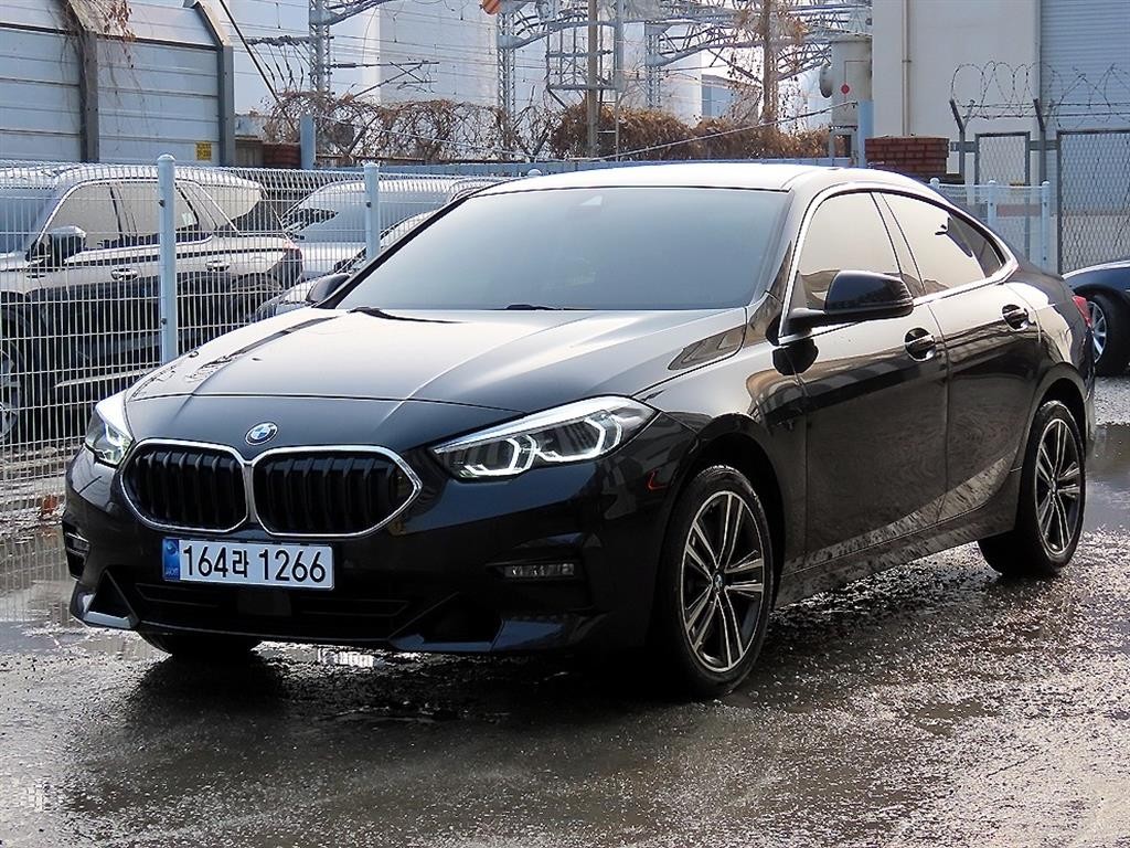 BMW 2시리즈 2시리즈 그란쿠페 (F44) 220i 그란쿠페 스포츠 이미지 2