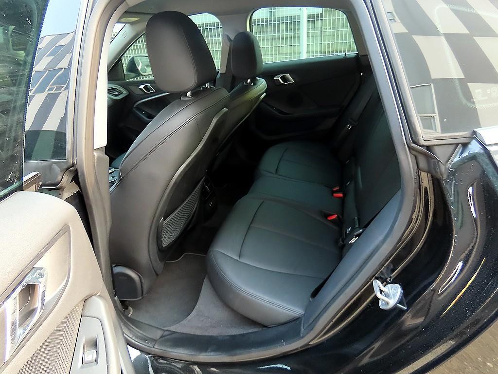 BMW 2시리즈 2시리즈 그란쿠페 (F44) 220i 그란쿠페 스포츠 이미지 6