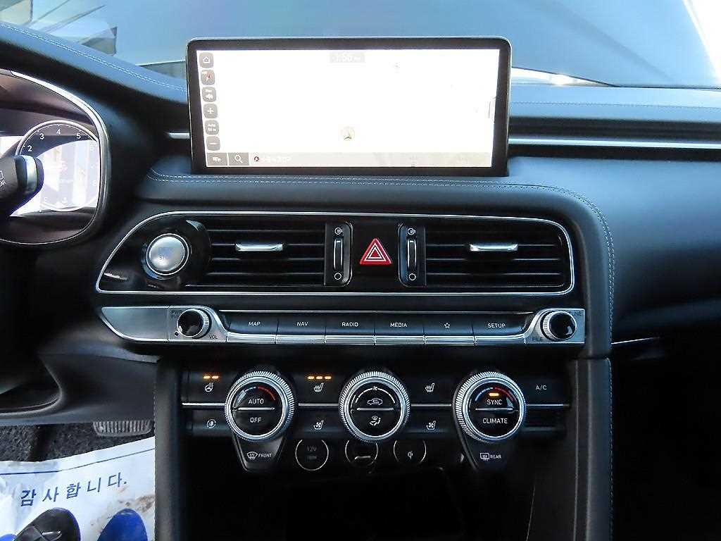 제네시스 G70 더 뉴 G70 가솔린 2.0T 2WD 이미지 12