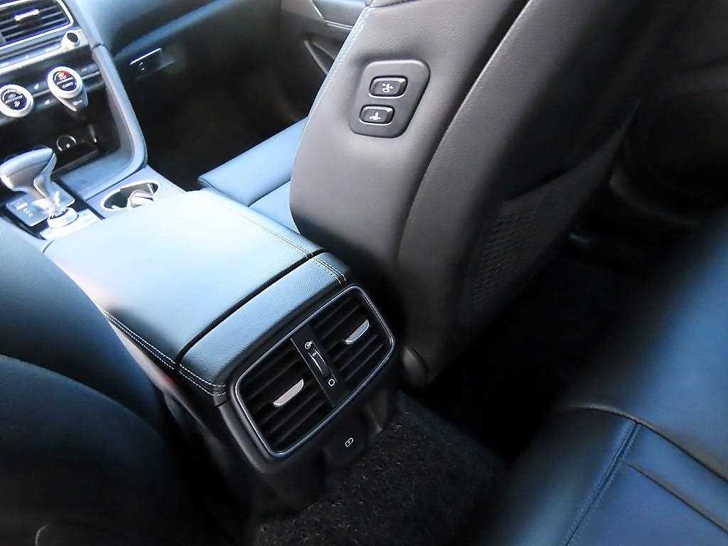 제네시스 G70 더 뉴 G70 가솔린 2.0T 2WD 이미지 15