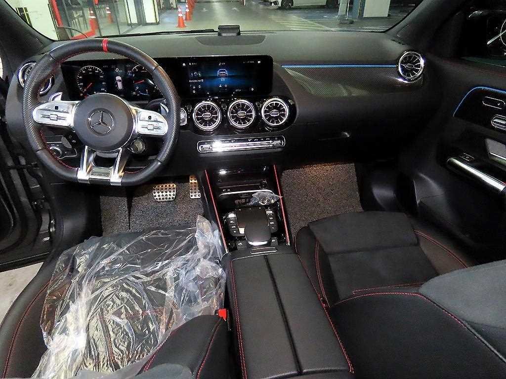벤츠 GLA 클래스 GLA클래스 H247 GLA45 AMG 4MATIC + 이미지 10