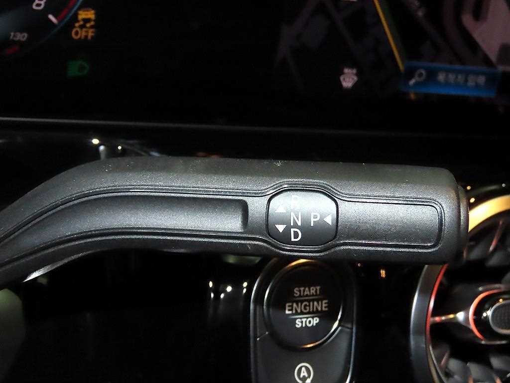 벤츠 GLA 클래스 GLA클래스 H247 GLA45 AMG 4MATIC + 이미지 12