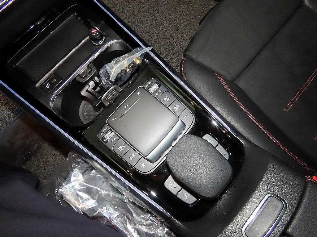 벤츠 GLA 클래스 GLA클래스 H247 GLA45 AMG 4MATIC + 이미지 13
