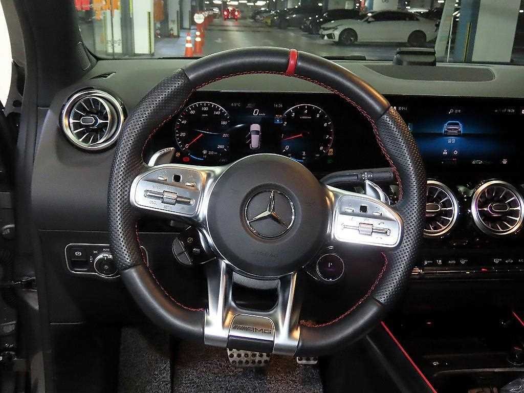 벤츠 GLA 클래스 GLA클래스 H247 GLA45 AMG 4MATIC + 이미지 8