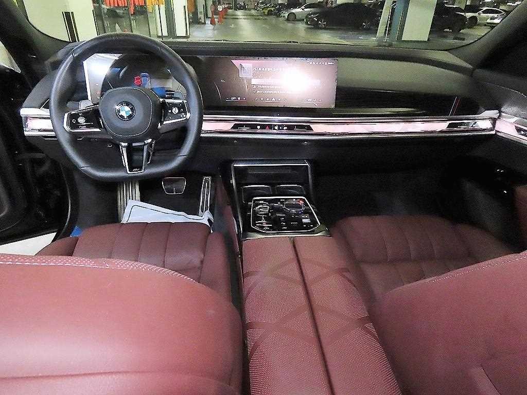 BMW 7시리즈 7시리즈 (G70) 740d xDrive M 스포츠 이미지 10