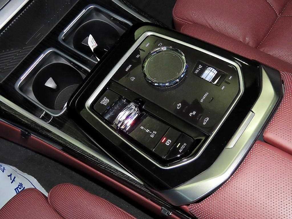 BMW 7시리즈 7시리즈 (G70) 740d xDrive M 스포츠 이미지 12