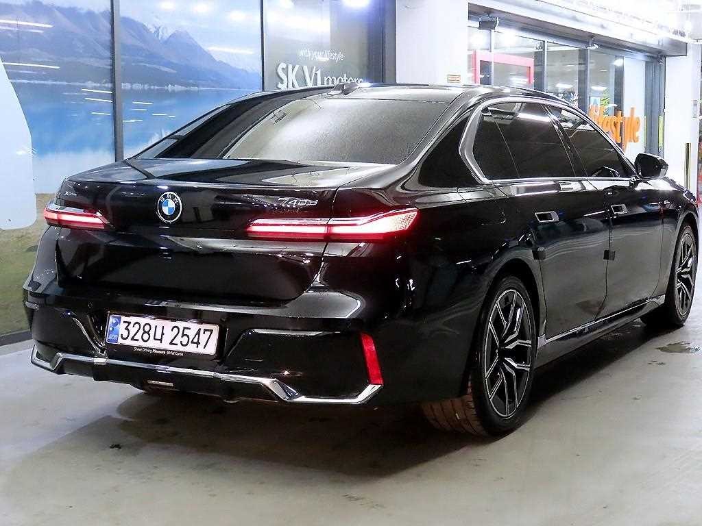 BMW 7시리즈 7시리즈 (G70) 740d xDrive M 스포츠 이미지 4