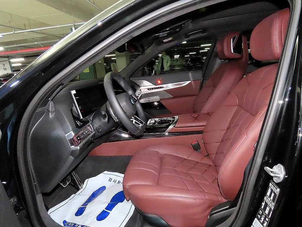BMW 7시리즈 7시리즈 (G70) 740d xDrive M 스포츠 이미지 6