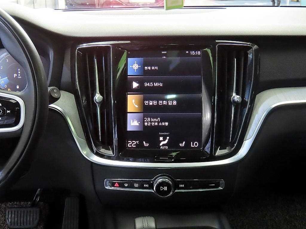 볼보 V60 V60 크로스 컨트리 2세대 2.0 B5 프로 AWD 이미지 11