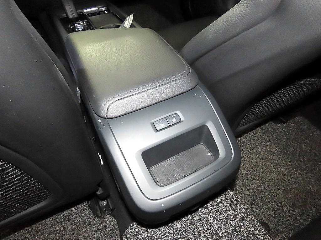 볼보 V60 V60 크로스 컨트리 2세대 2.0 B5 프로 AWD 이미지 14