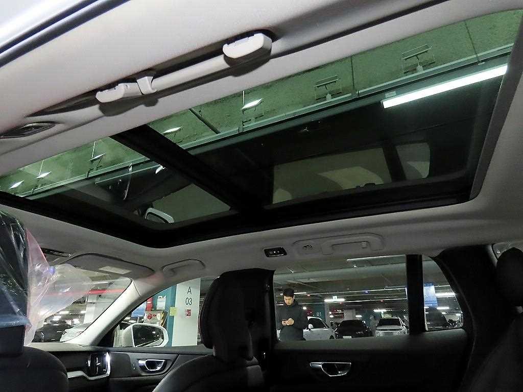 볼보 V60 V60 크로스 컨트리 2세대 2.0 B5 프로 AWD 이미지 15