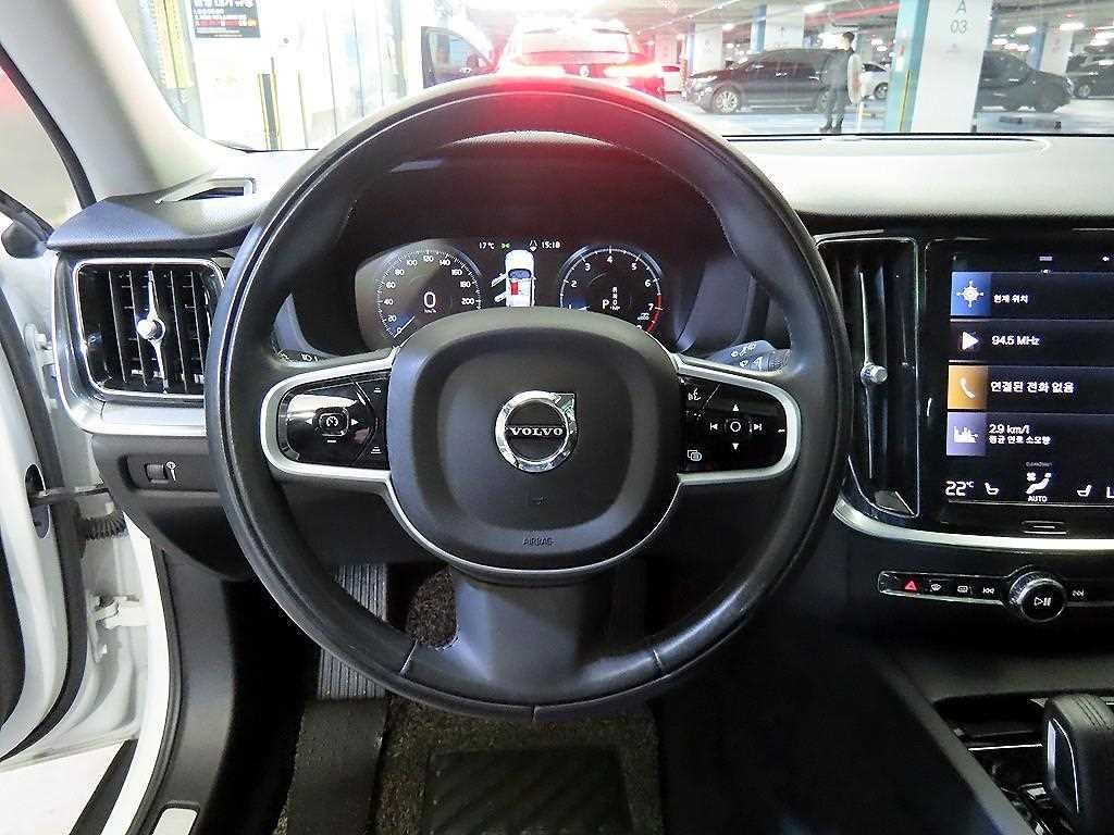 볼보 V60 V60 크로스 컨트리 2세대 2.0 B5 프로 AWD 이미지 8