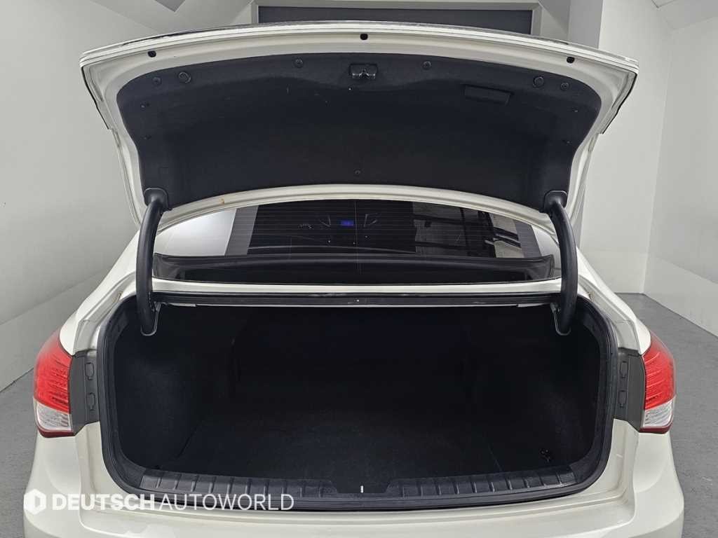 현대 i40 i40Saloon 1.7 VGT SMART 이미지 20
